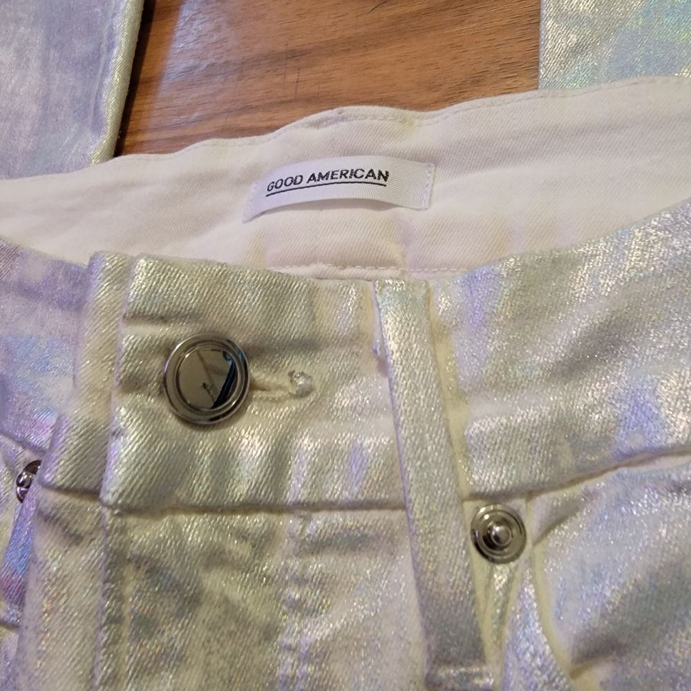 Good American 'Good Legs' Metallic Cropped Jeans - Picture 5 of 12